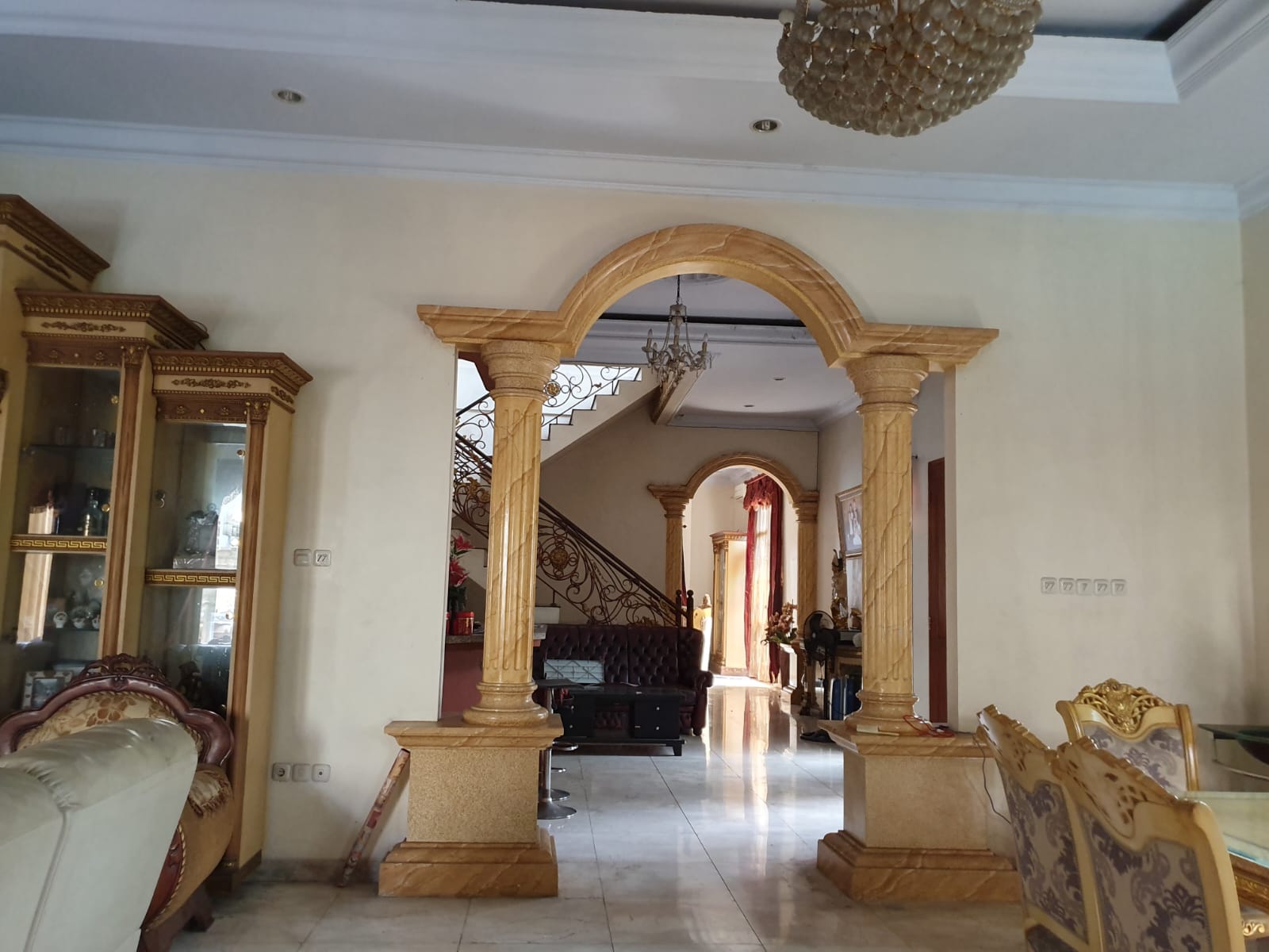 Disewakan Rumah di Katalya Jakarta Barat
